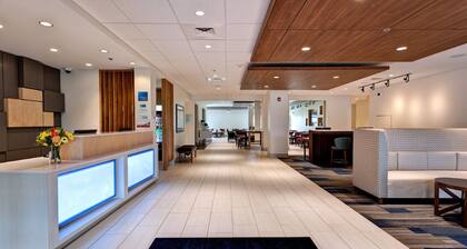 Holiday Inn Express & Suites Manhattan by IHG