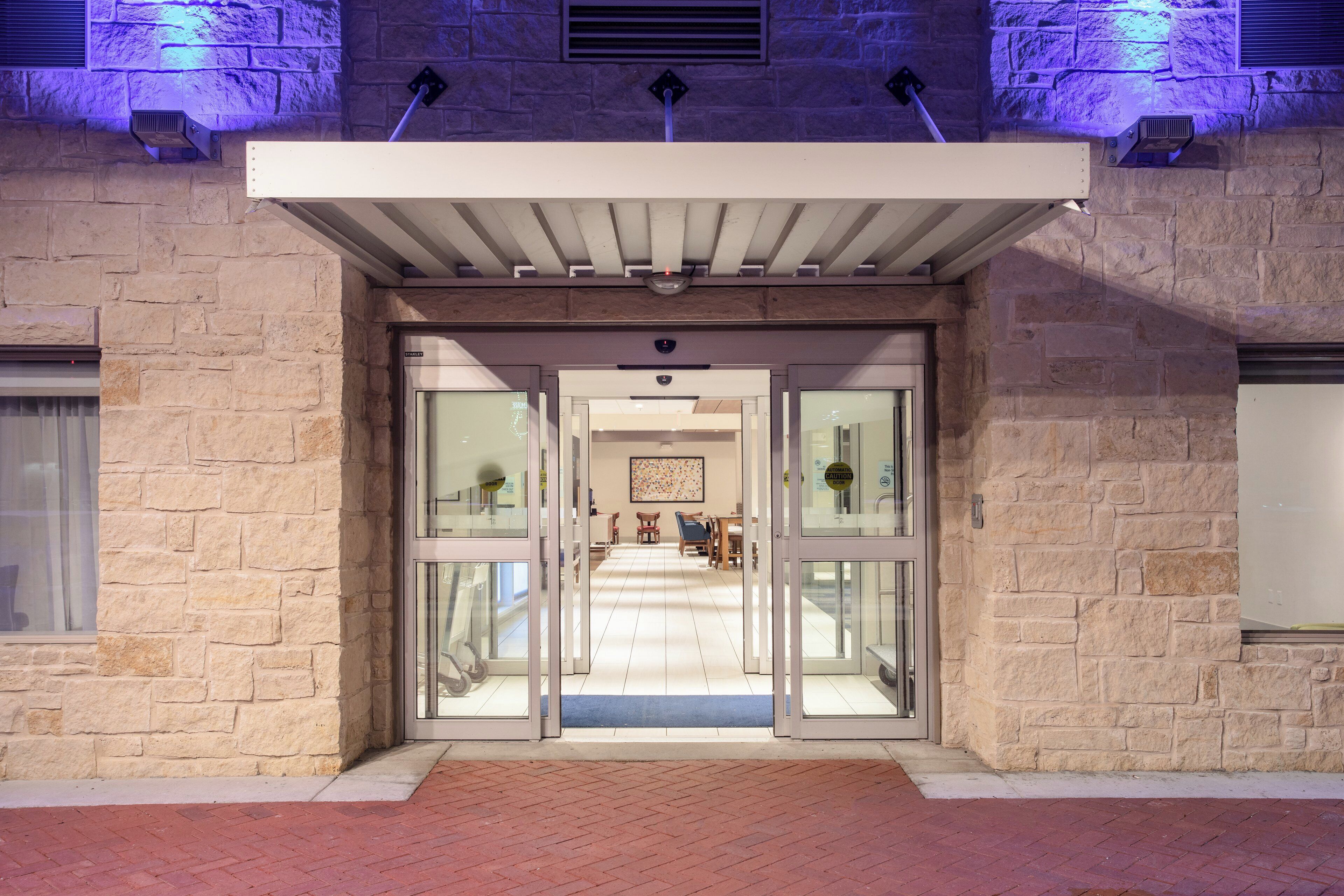 Foto - Holiday Inn Express & Suites Manhattan by IHG