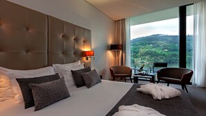Double Room, River View | Minibar, in-room safe, desk, soundproofing - Douro Royal Valley Hotel & SPA (Baiao)