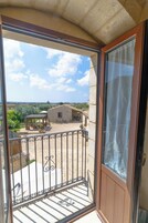 Chambre Junior | Literie de qualité supérieure, matelas mémoire de forme, minibar