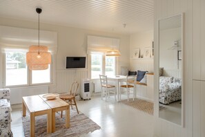 A3 Studio apartment Veronica, Bulevardi 19 (Private Bathroom)