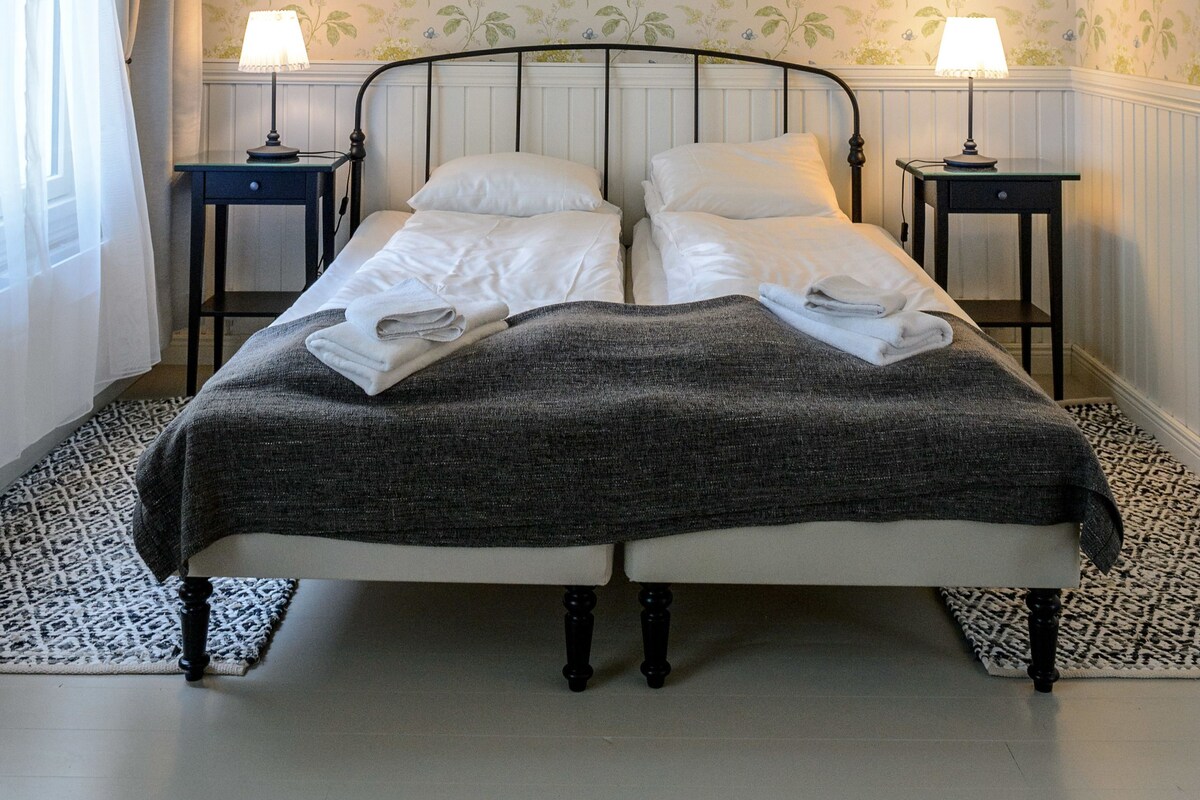 A4 One bedroom apartment Hortensia, Bulevardi 19 (Private Bathroom)