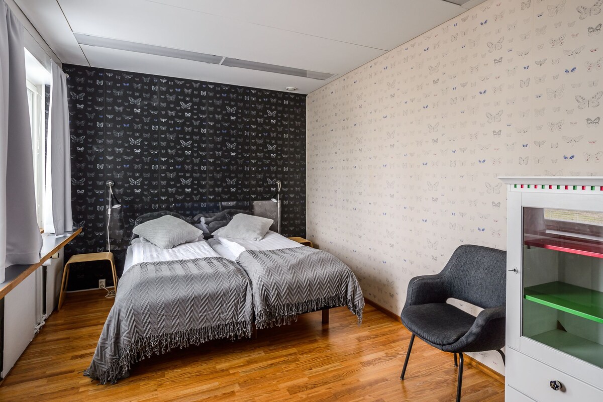 Twin Room (Private Bathroom)
