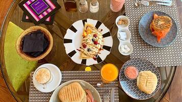 Desayuno a la carta incluido todos los días