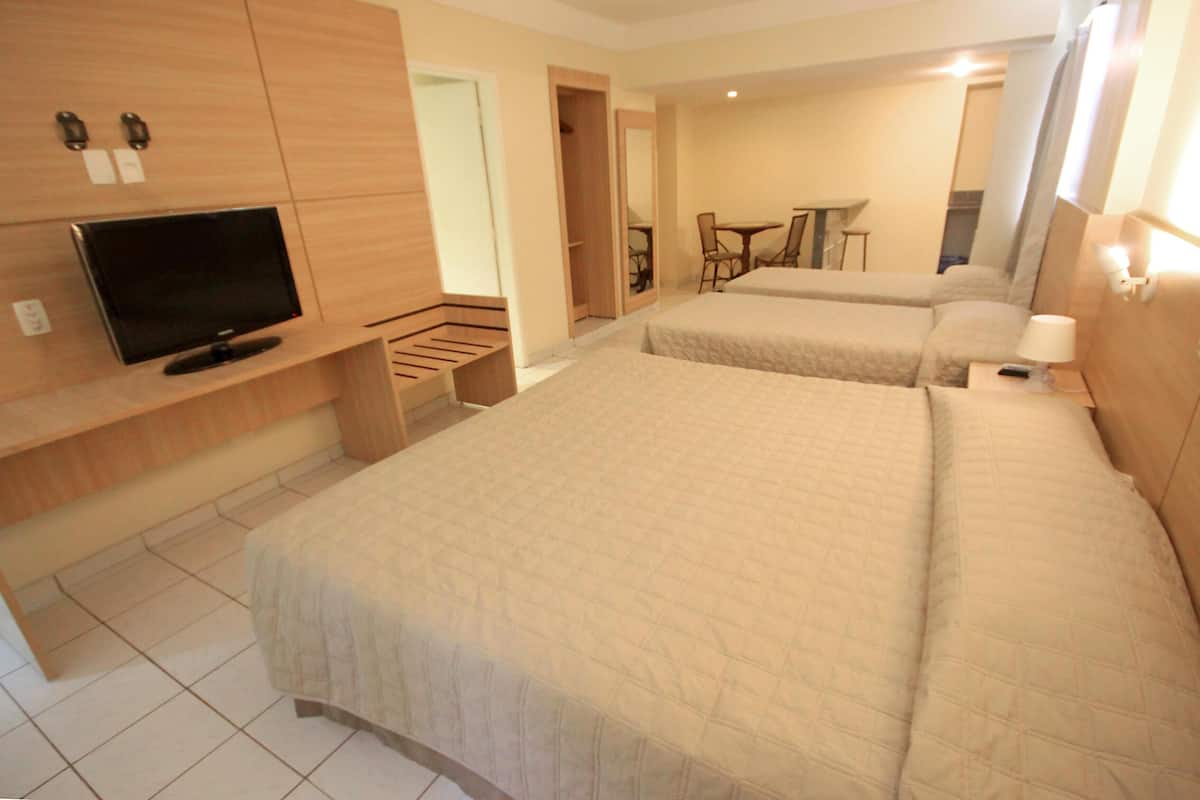 Minibar, in-room safe, desk, cribs (free)