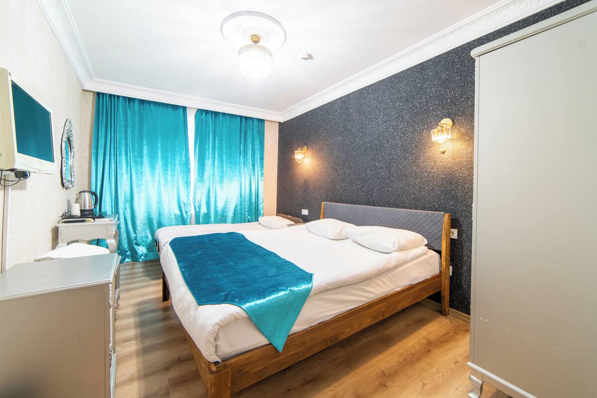 Minibar, in-room safe, iron/ironing board, alarm clocks
