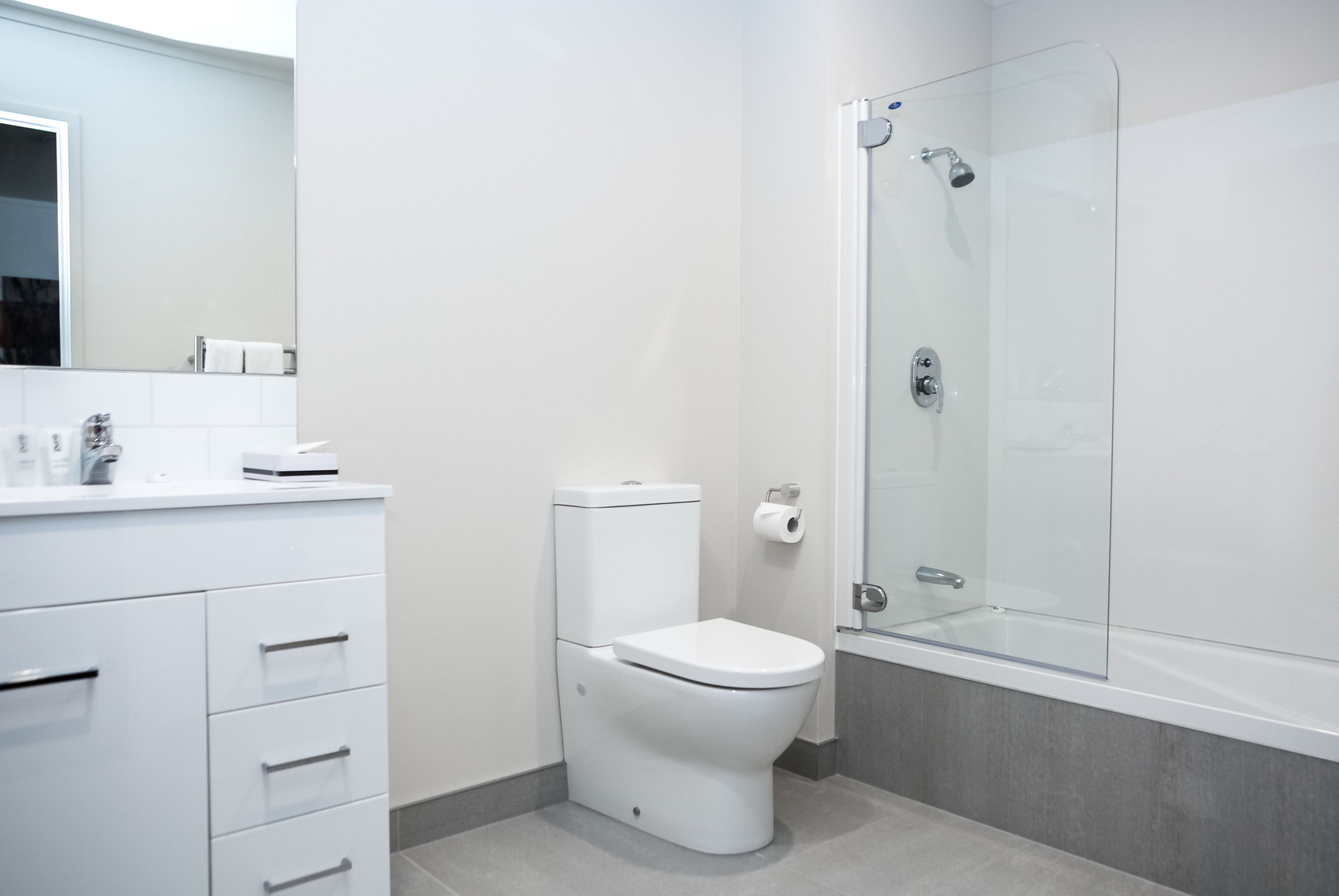 shower, free toiletries, towels