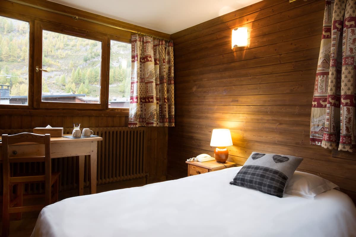 Standard Single Room | 1 bedroom, Frette Italian sheets, in-room safe, soundproofing