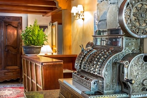 Interior detail - Les Crêtes Blanches (Val-d'Isere)