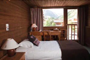 Classic Single Room | 1 bedroom, Frette Italian sheets, in-room safe, soundproofing - Les Crêtes Blanches (Val-d'Isere)
