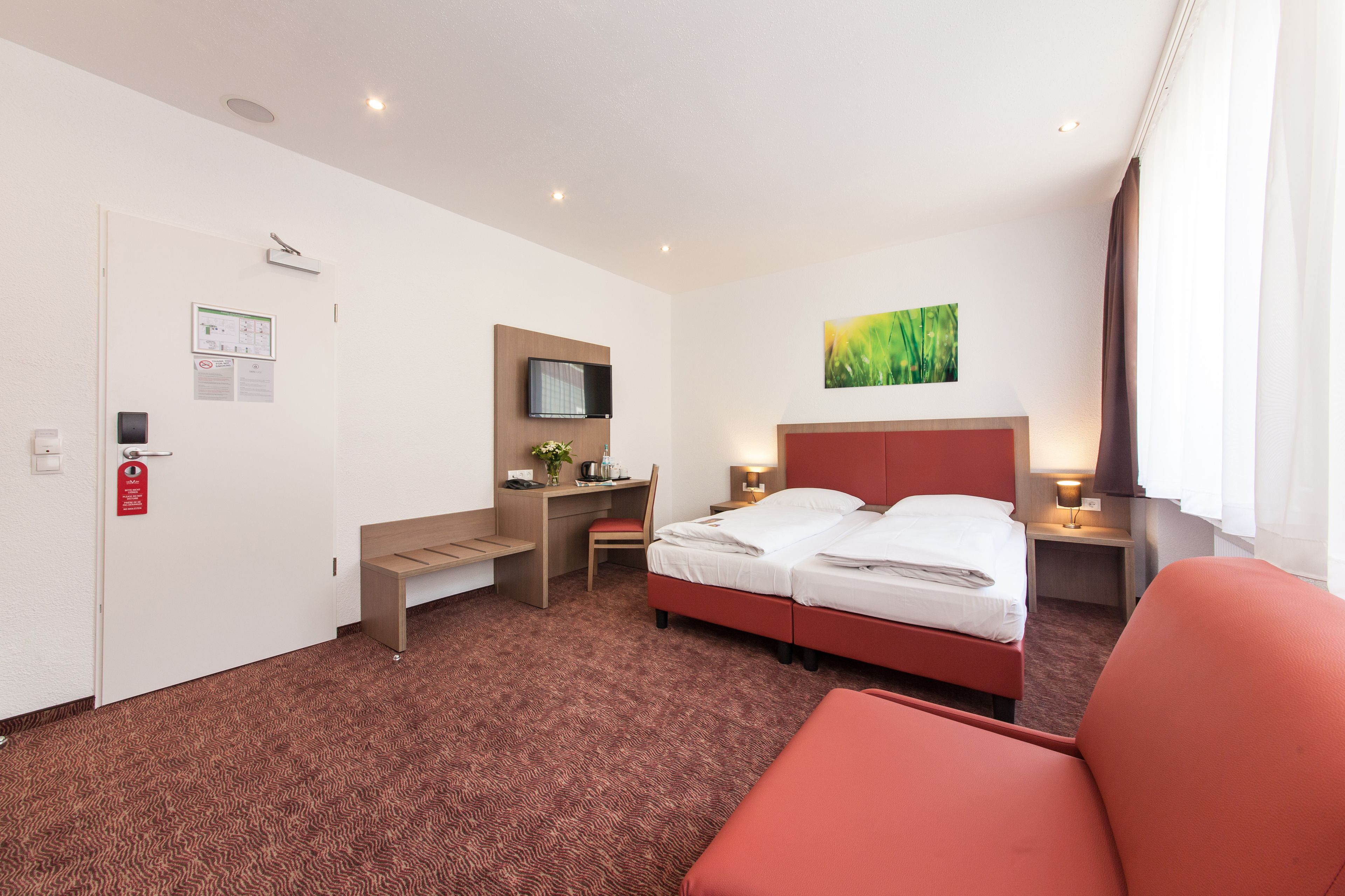 hypo-allergenic bedding, in-room safe, desk, laptop workspace