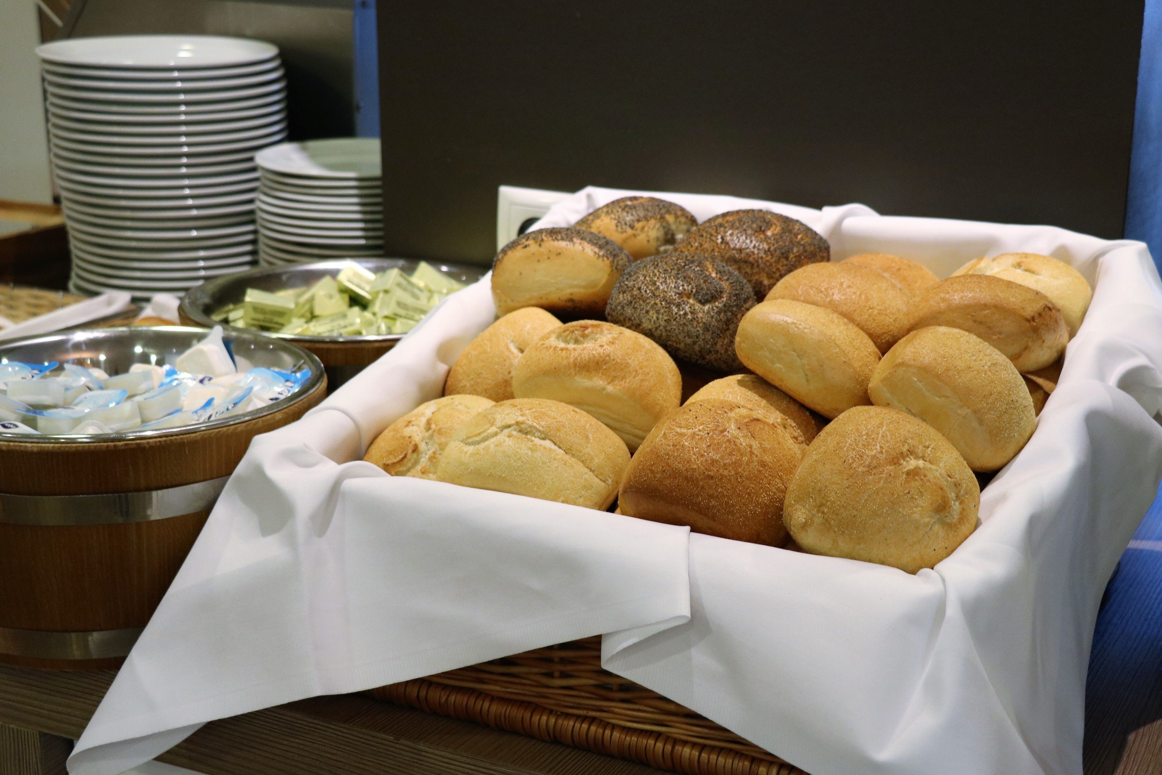 daily to-go breakfast (eur 14.9 per person)
