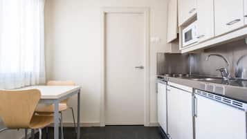 Familie vierpersoonskamer | Verduisterende gordijnen, een strijkplank/strijkijzer, gratis wifi