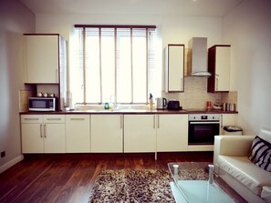 Living area - Howburn Residence (Aberdeen)