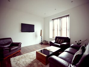 Living area - Howburn Residence (Aberdeen)