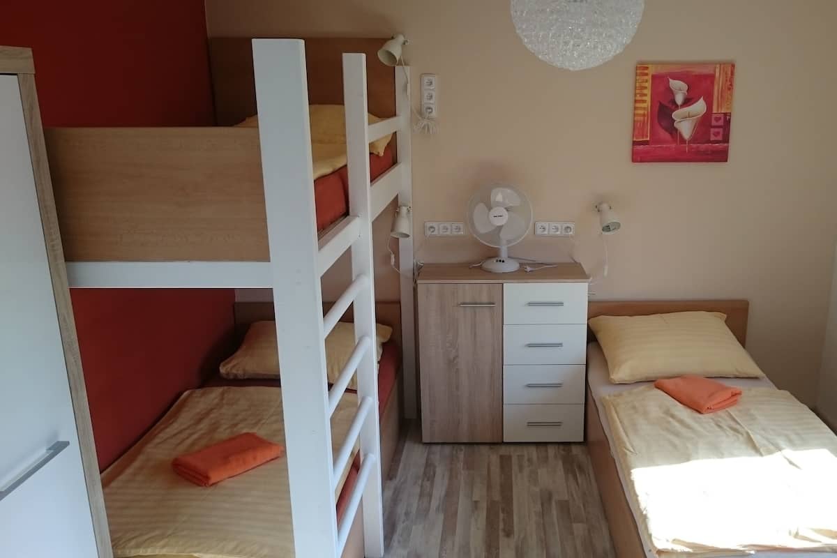 Appartement Ăconomique, 2 chambres, terrasse (No.10) | 1 chambre, literie de qualitĂ© supĂ©rieure