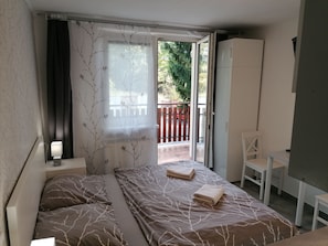 Estúdio design, terraço, vista para o jardim (No.5) | 1 quarto, roupas de cama antialérgicas, cofres nos quartos