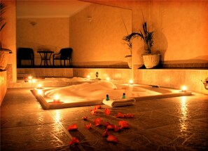 Romantic Double Room, 1 King Bed, Jetted Tub