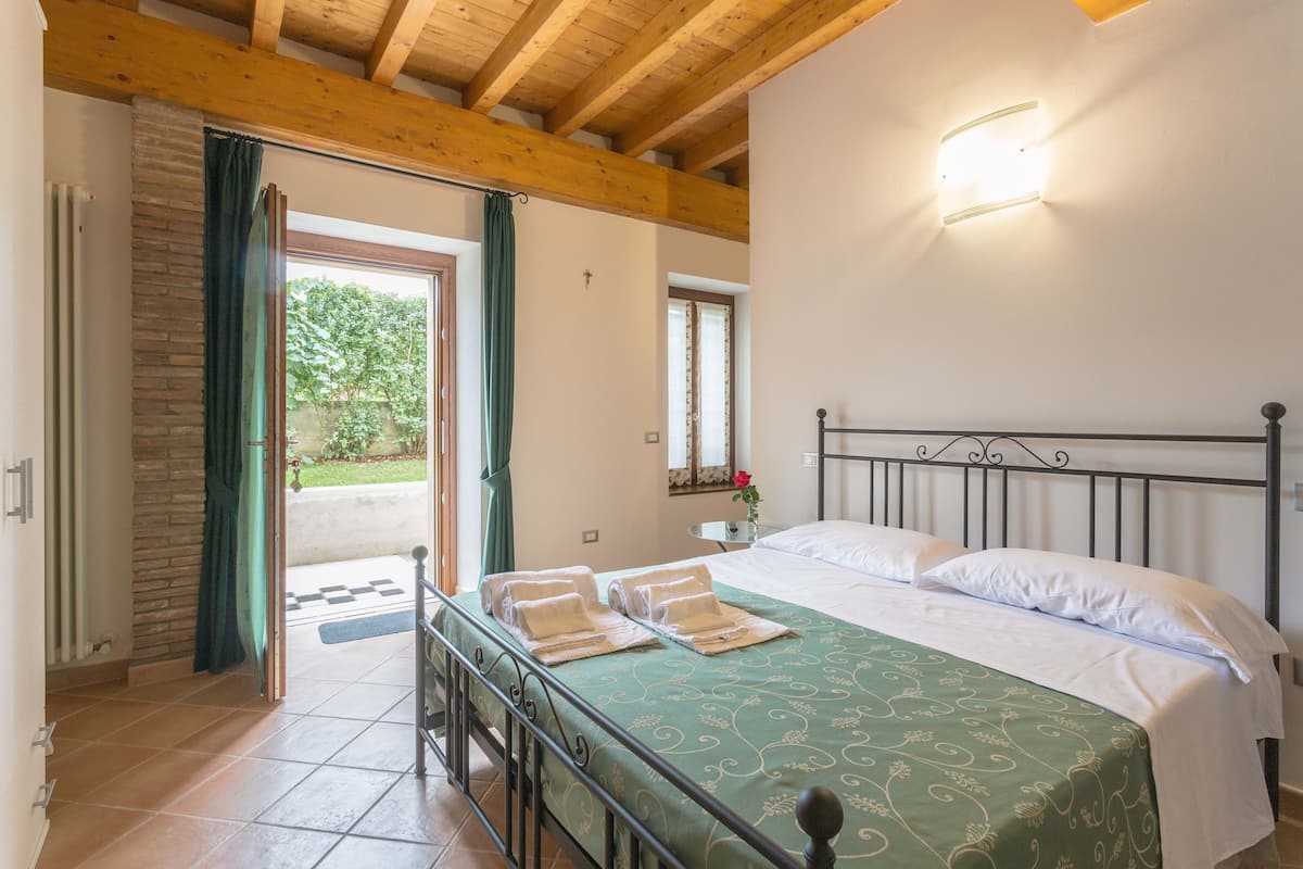 Deluxe Apartment, 1 Bedroom, Accessible | 1 bedroom, blackout drapes, iron/ironing board, free WiFi