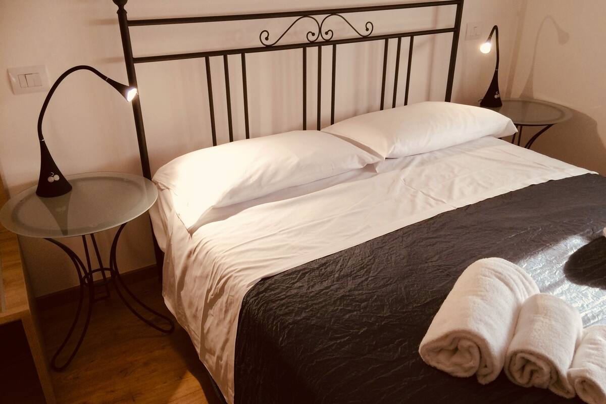 Classic-rum | 1 sovrum, mörkläggningsgardiner, strykjärn/strykbräda och gratis wi-fi