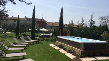 Exercise/lap pool