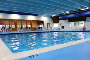 Piscine intérieure