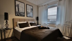 Apartemen Superior, 1 Tempat Tidur King | 1 kamar tidur, meja kerja, setrika/meja setrika, dan Wi-Fi gratis