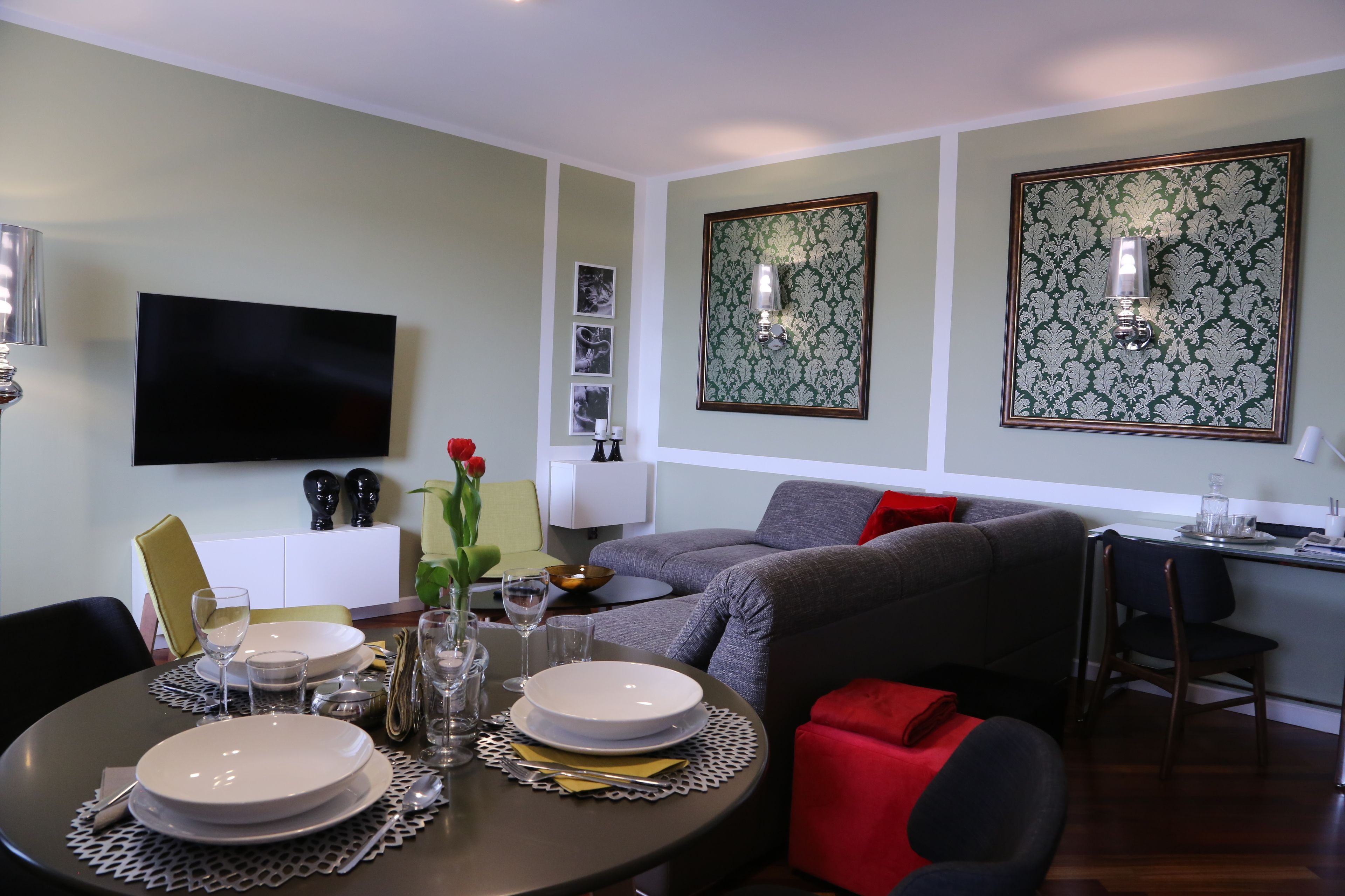 Superior-Apartment, 1 King-Bett | Essbereich im Zimmer