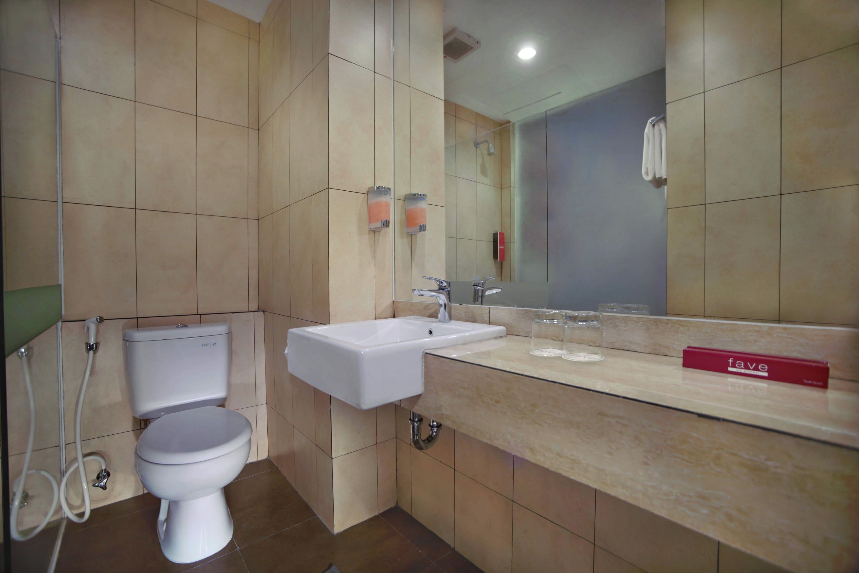 shower, rainfall showerhead, free toiletries, slippers