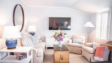 Superior Bedroom - Two Queen Beds | Hochwertige Bettwaren, Pillowtop-Betten, Zimmersafe