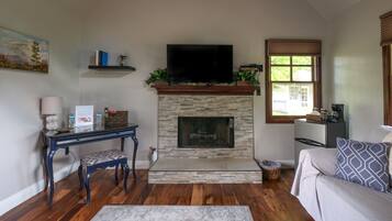 Premium Cottage, Ensuite, Mountain View (Liberty) | Room amenity