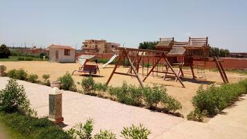 Children’s play area – outdoor