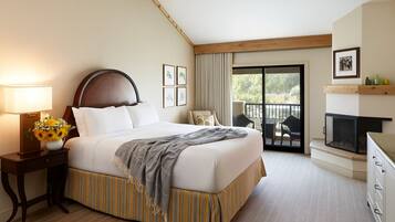 Minibar, caja de seguridad en la habitación y escritorio