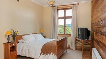 In-room safe, free WiFi