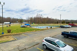 Free self-parking - Happy Stay Inn Madisonville I-69 By OYO (Madisonville)