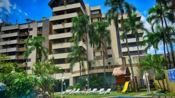 Children’s play area – outdoor