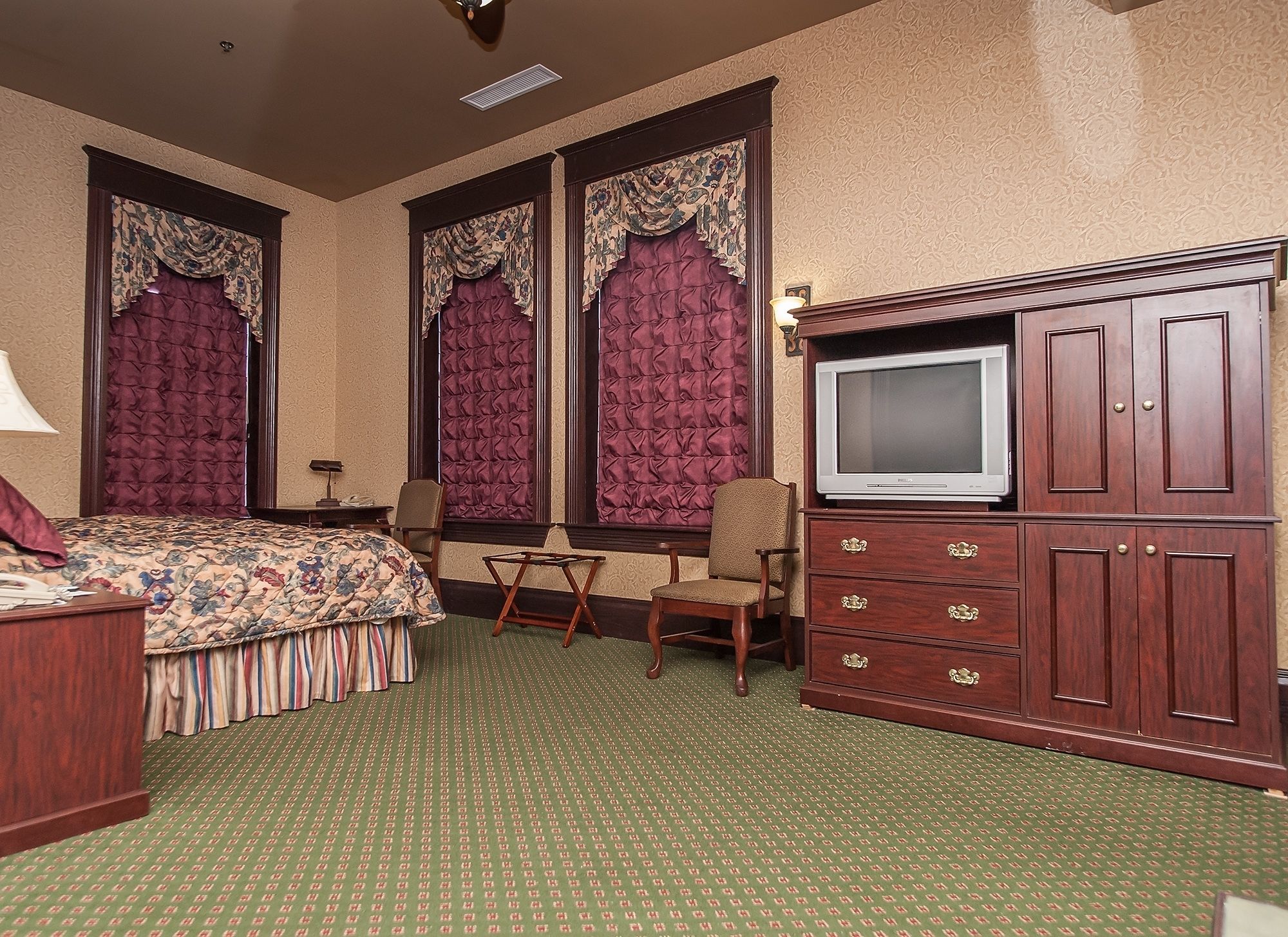 in-room safe, iron/ironing board, free wifi, bed sheets