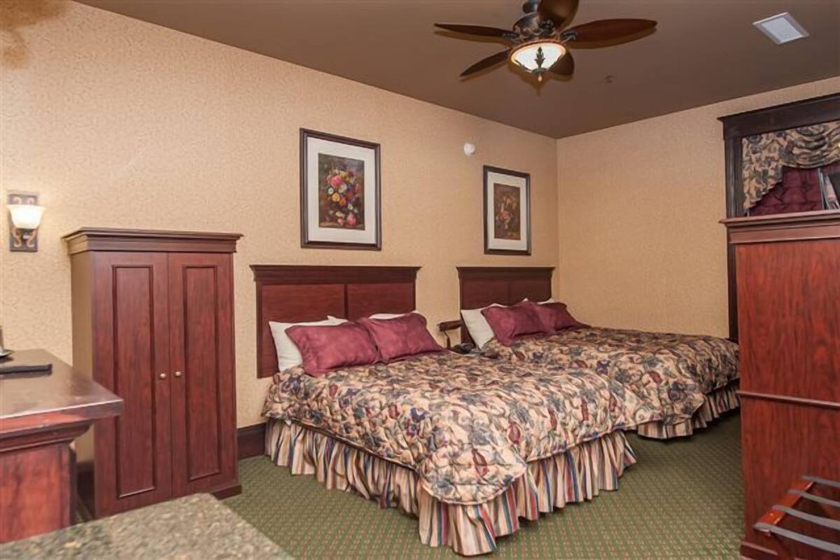 in-room safe, iron/ironing board, free wifi, bed sheets