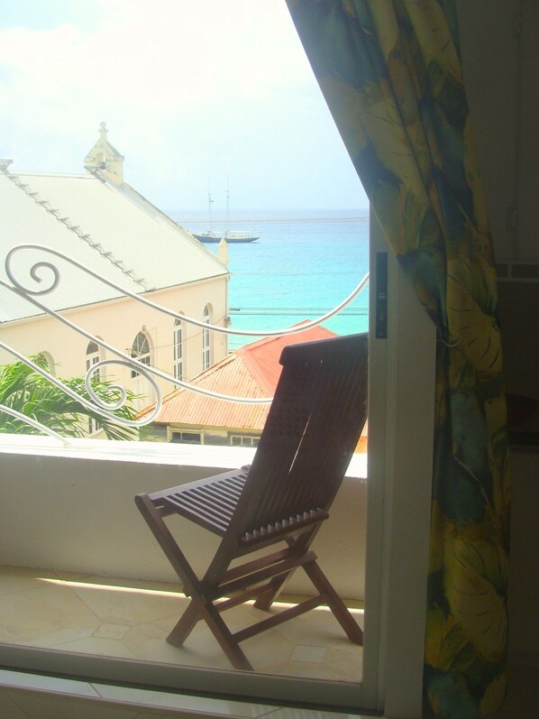 Coral Lane Beach Apartments in Paynes Bay Find Hotel Reviews, Rooms, and Prices on
