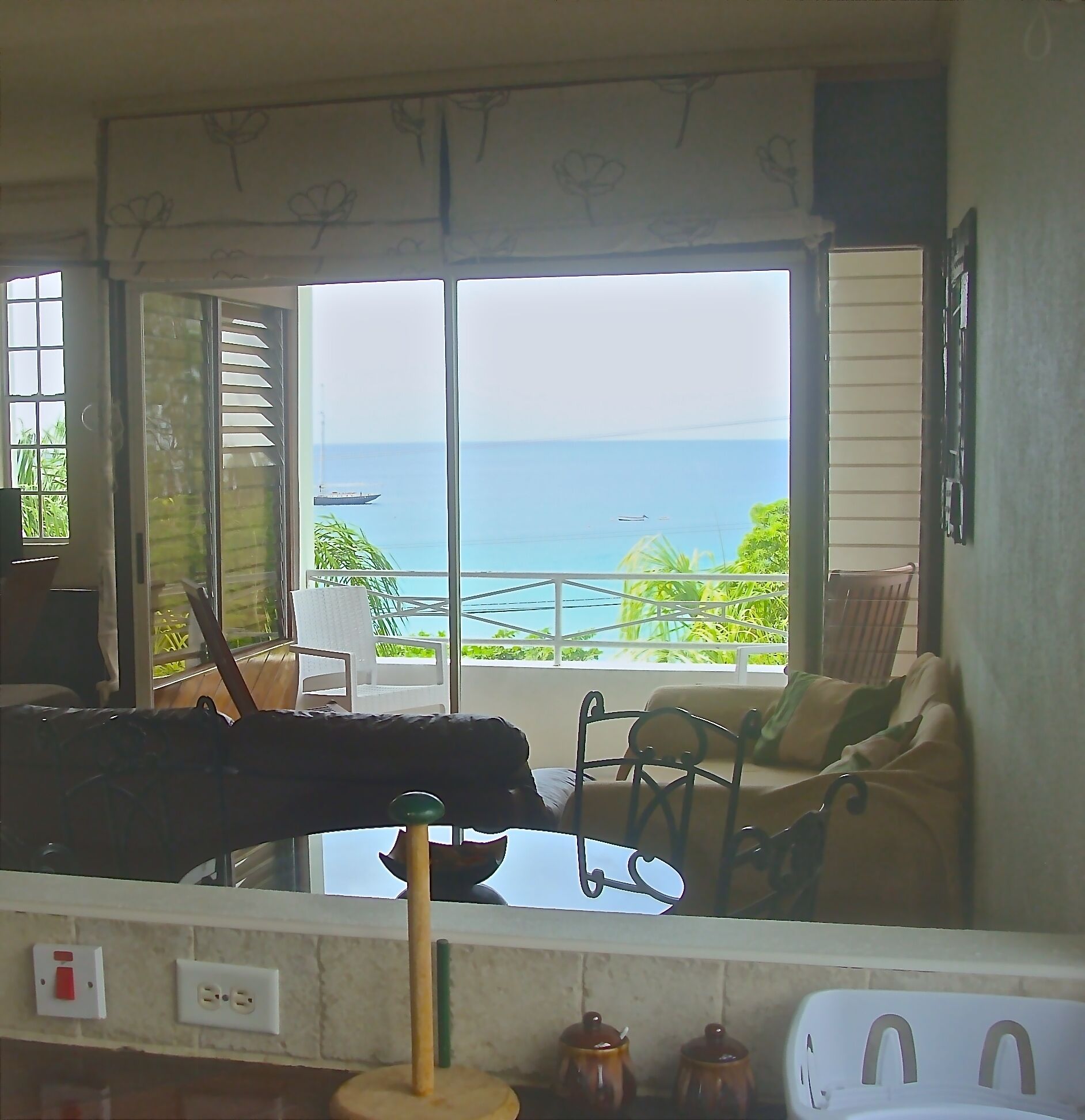 Coral Lane Beach Apartments in Paynes Bay Find Hotel Reviews, Rooms, and Prices on