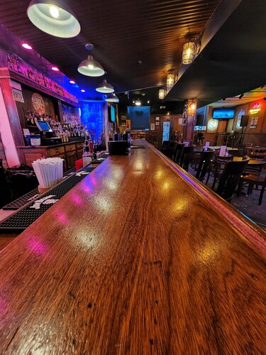 Historic Iron Horse Inn