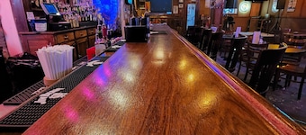 Historic Iron Horse Inn