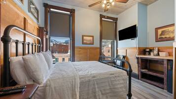 Habitación Deluxe, 1 cama Queen size, refrigerador y microondas, vista a la ciudad | Wifi gratis y acceso para silla de ruedas