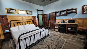 Suite, 1 King Bed, Non Smoking | Free WiFi, wheelchair access