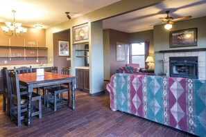 Premier Condo, 2 Bedrooms, Mountain View, Executive Level | Living room | 32-inch flat-screen TV with cable channels, TV, fireplace - Tiara Del Sol Condos (Ruidoso)