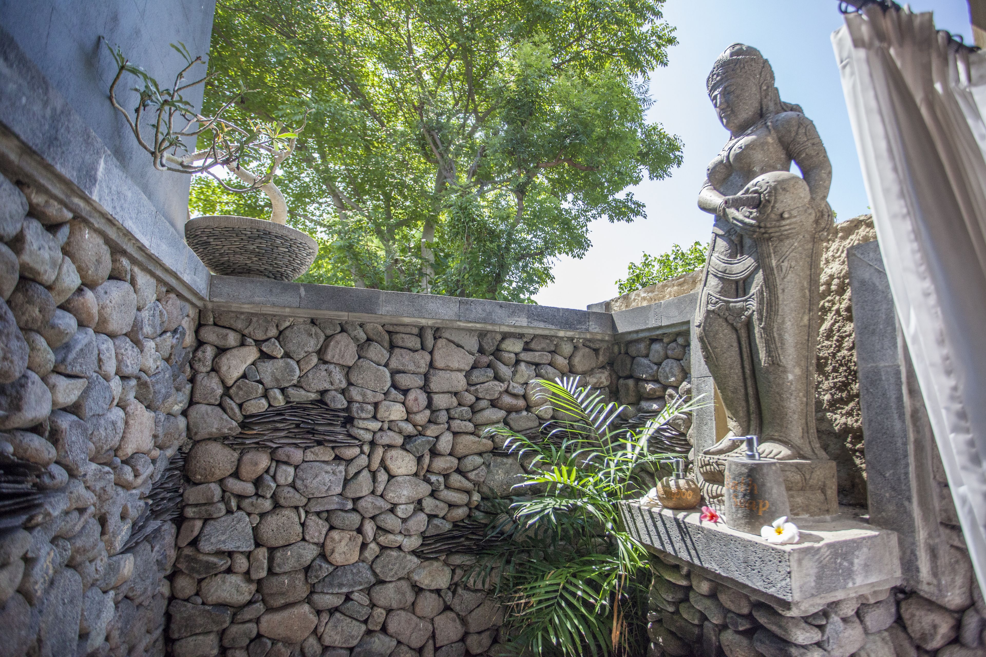 family suite, 2 bedrooms, garden view (mountain & garden view) | bathroom shower