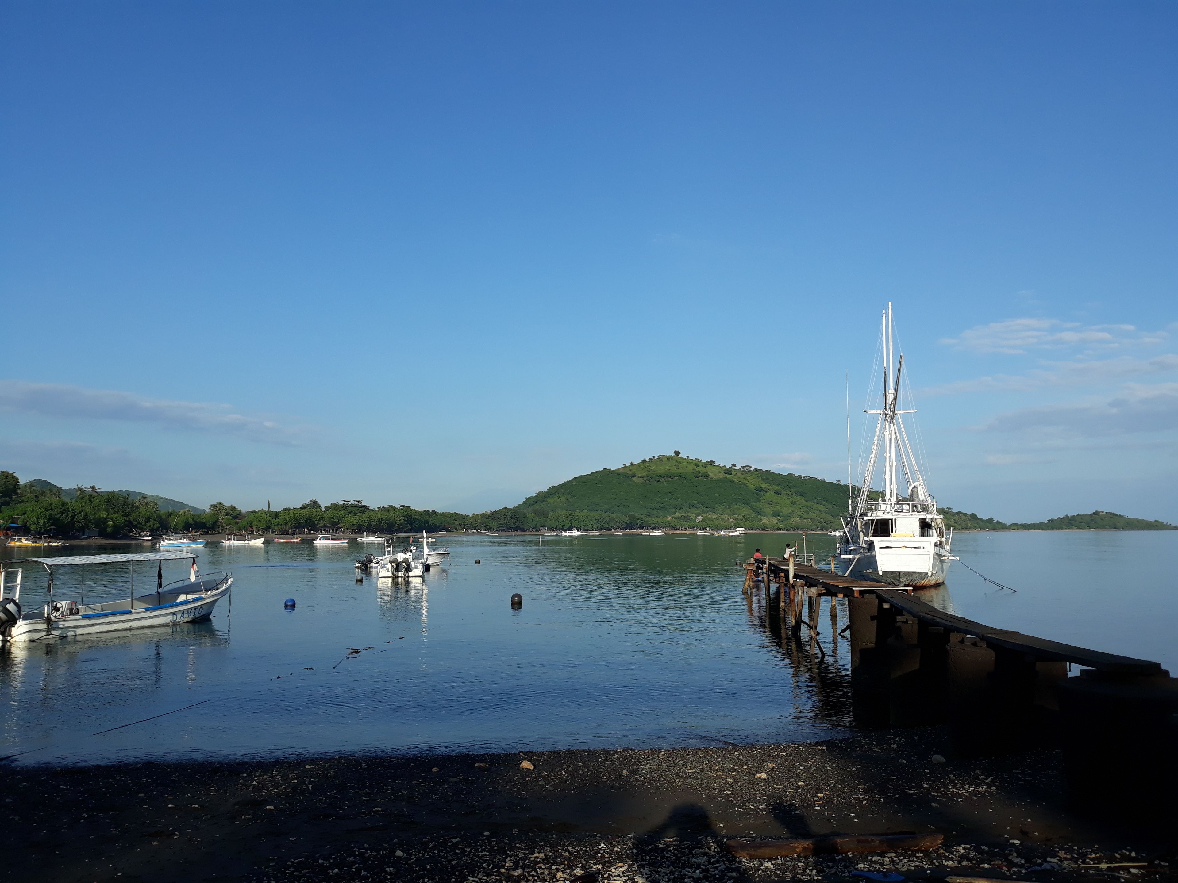 beach nearby, beach towels