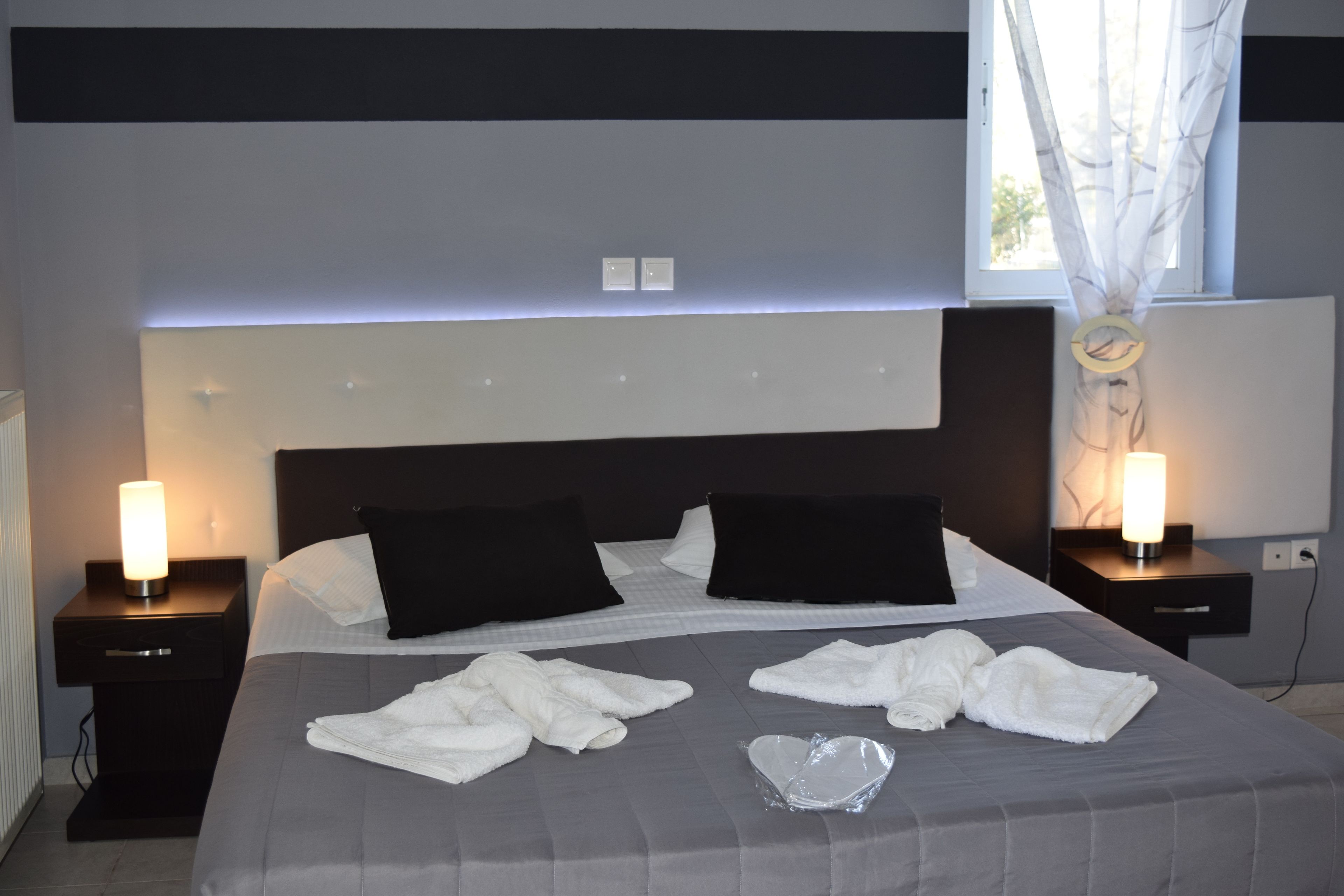 Estudio, vista al jardín | Sábanas de algodón egipcio y ropa de cama de alta calidad 