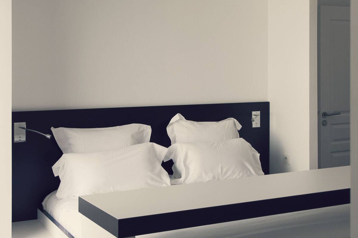 1 bedroom, premium bedding, minibar, in-room safe