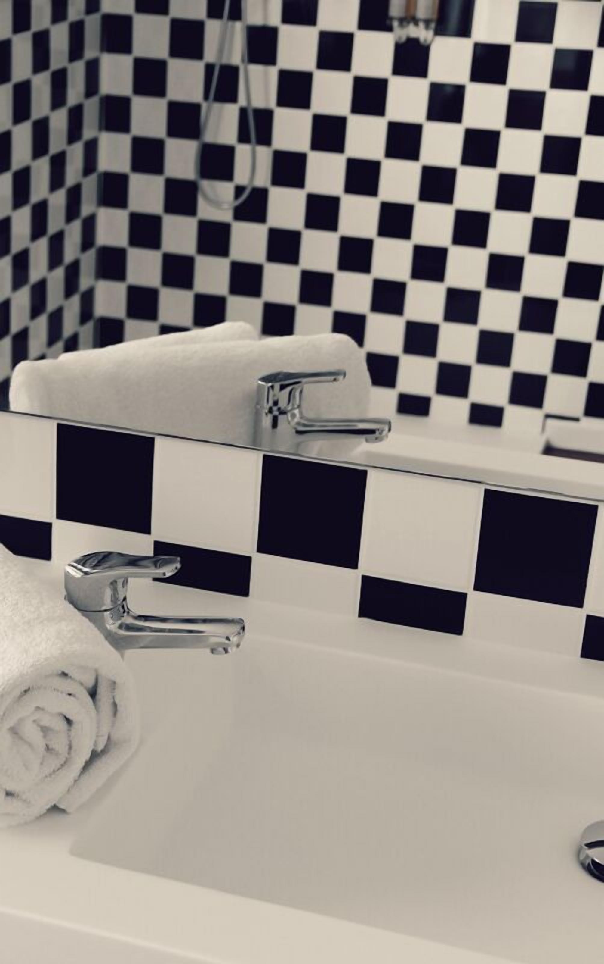 deep-soaking bathtub